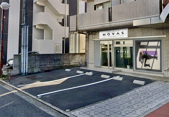 無料の駐車場完備